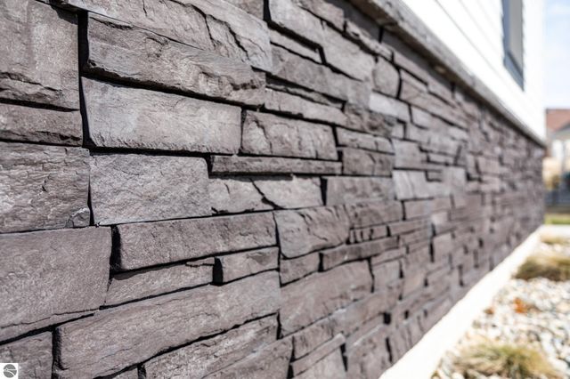 872 Vienna Way, Traverse City, MI 49696