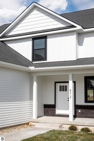 872 Vienna Way, Traverse City, MI 49696