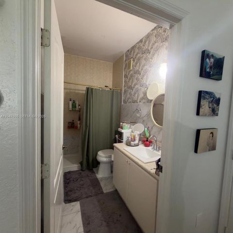 17820 NW 73rd Avenue 1031, Hialeah, FL 33015