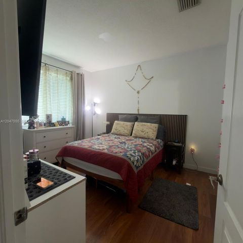 17820 NW 73rd Avenue 1031, Hialeah, FL 33015
