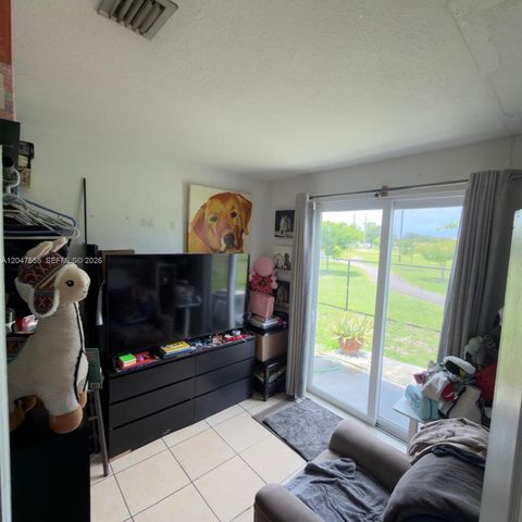 17820 NW 73rd Avenue 1031, Hialeah, FL 33015
