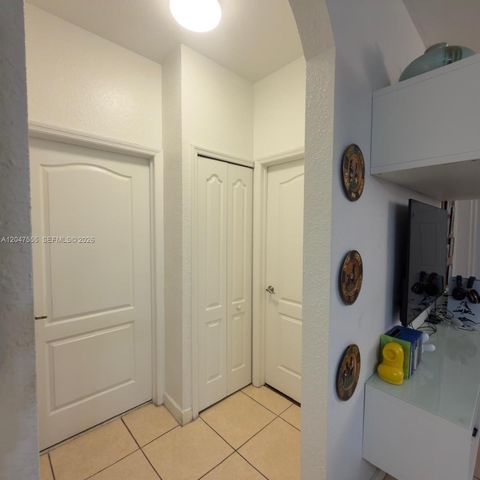 17820 NW 73rd Avenue 1031, Hialeah, FL 33015