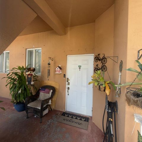 17820 NW 73rd Avenue 1031, Hialeah, FL 33015