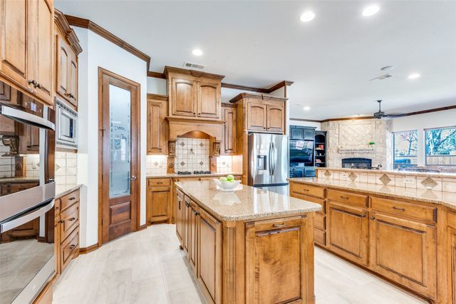 1024 Merlot Drive, Southlake, TX 76092