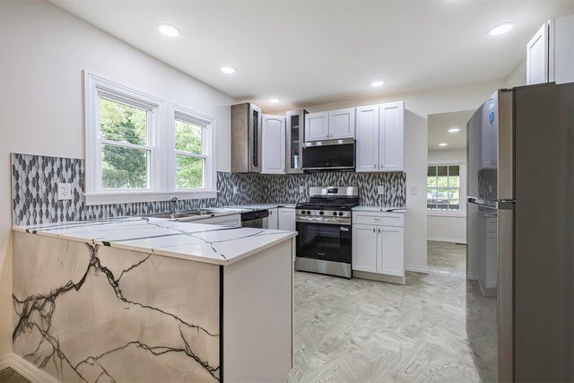 1696 DAVIS Avenue, Erie, PA 16509