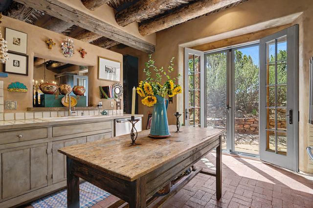 50 Vuelta Maria A and B, Santa Fe, NM 87506
