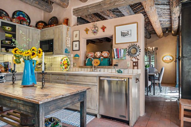 50 Vuelta Maria A and B, Santa Fe, NM 87506