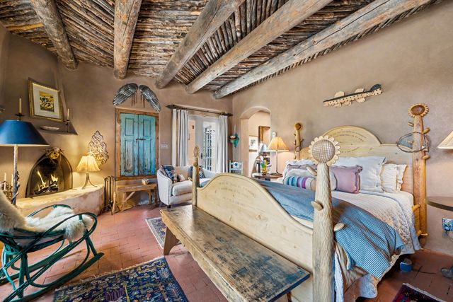 50 Vuelta Maria A and B, Santa Fe, NM 87506