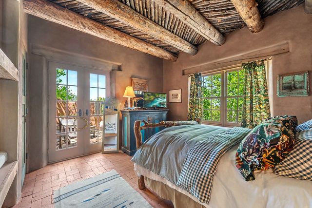 50 Vuelta Maria A and B, Santa Fe, NM 87506