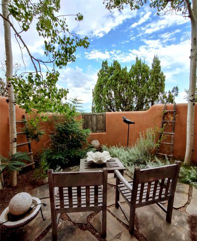50 Vuelta Maria A and B, Santa Fe, NM 87506