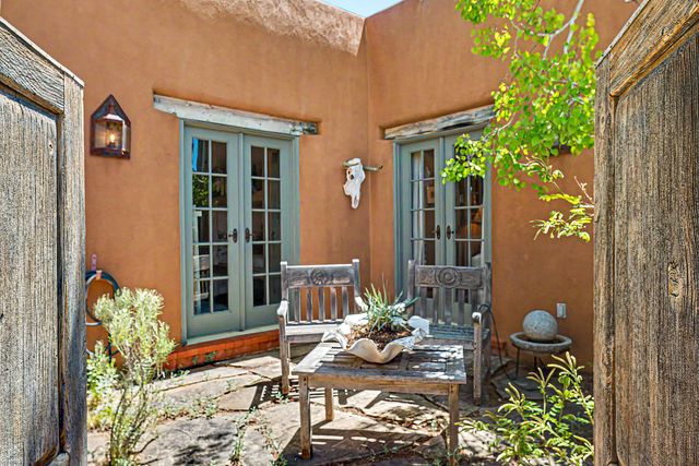 50 Vuelta Maria A and B, Santa Fe, NM 87506