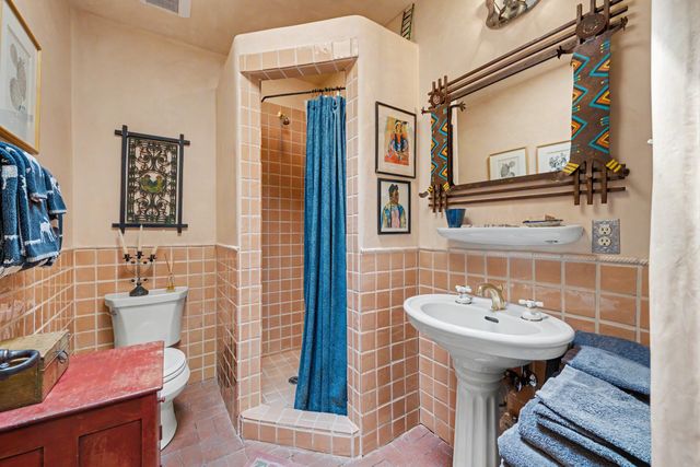 50 Vuelta Maria A and B, Santa Fe, NM 87506
