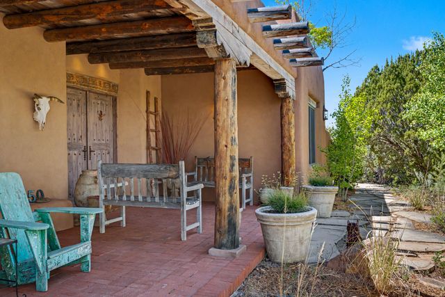50 Vuelta Maria A and B, Santa Fe, NM 87506