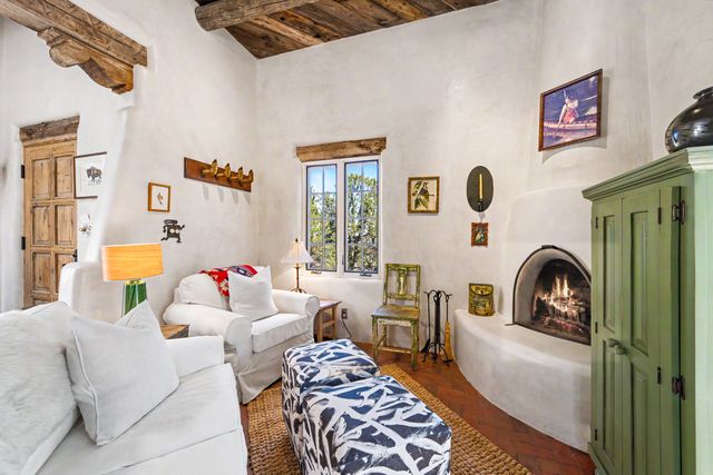 50 Vuelta Maria A and B, Santa Fe, NM 87506