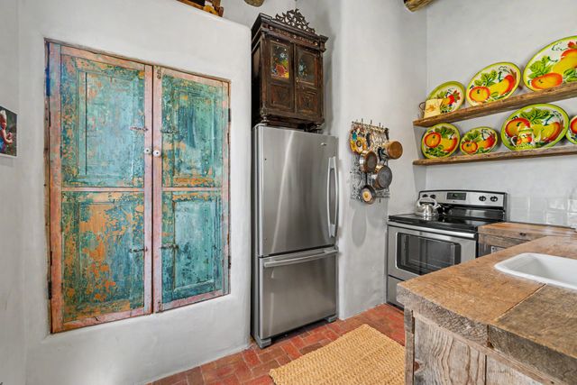 50 Vuelta Maria A and B, Santa Fe, NM 87506