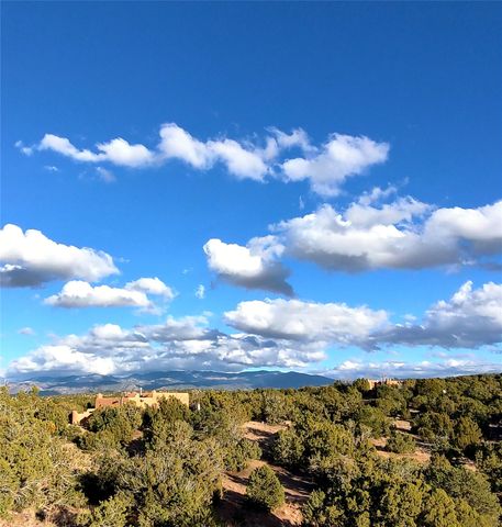 50 Vuelta Maria A and B, Santa Fe, NM 87506