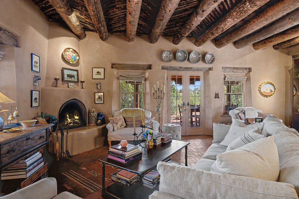 50 Vuelta Maria A and B, Santa Fe, NM 87506
