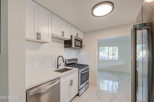 1648 N 38TH Drive, Phoenix, AZ 85009
