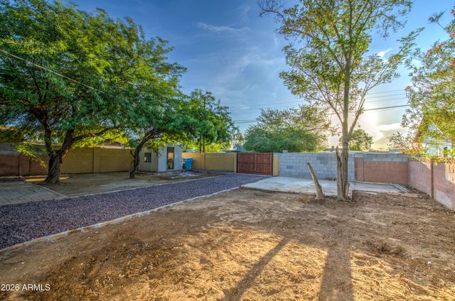 1648 N 38TH Drive, Phoenix, AZ 85009