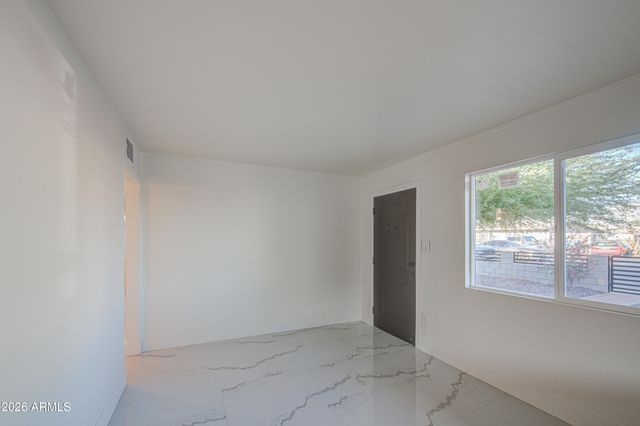 1648 N 38TH Drive, Phoenix, AZ 85009
