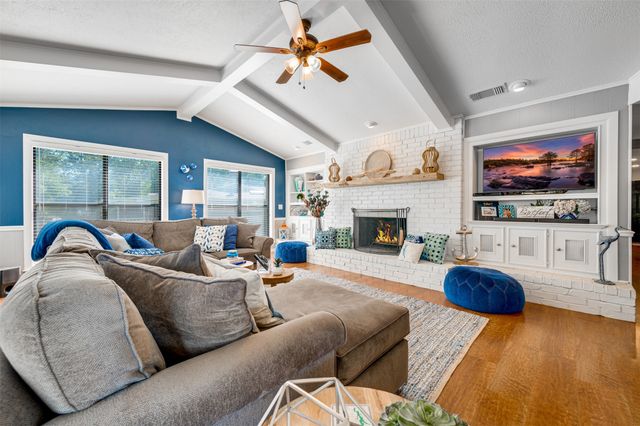 536 Wildewood Drive, Chandler, TX 75758