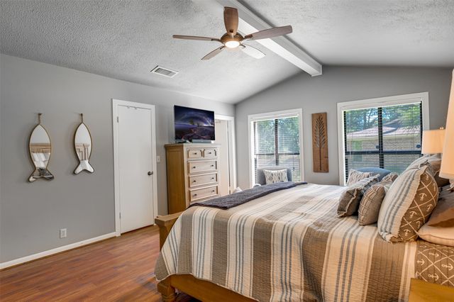 536 Wildewood Drive, Chandler, TX 75758