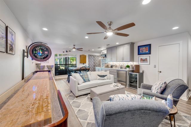 536 Wildewood Drive, Chandler, TX 75758