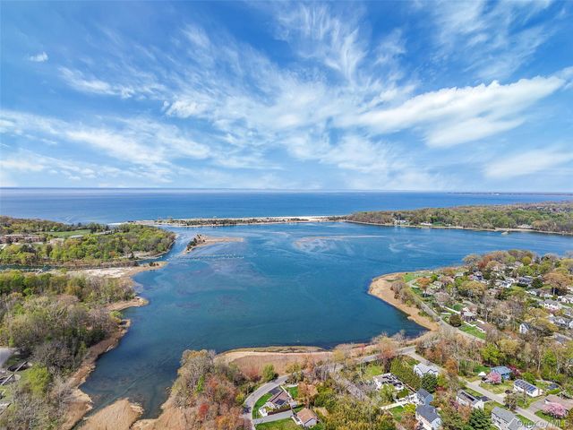 93 Maple Road, Kings Park, NY 11754