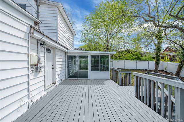 93 Maple Road, Kings Park, NY 11754