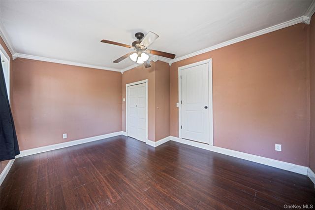 93 Maple Road, Kings Park, NY 11754