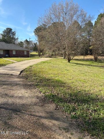 1475 Lorance Road, Clinton, MS 39056