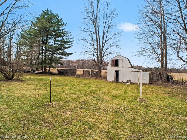 14243 Seymour Road, Montrose, MI 48457