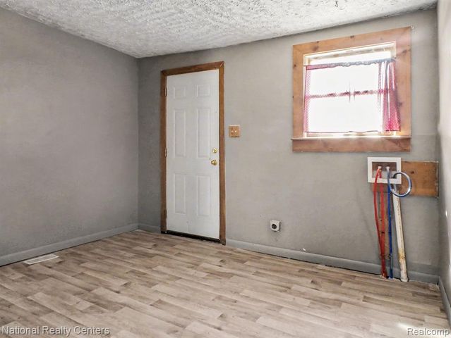 14243 Seymour Road, Montrose, MI 48457