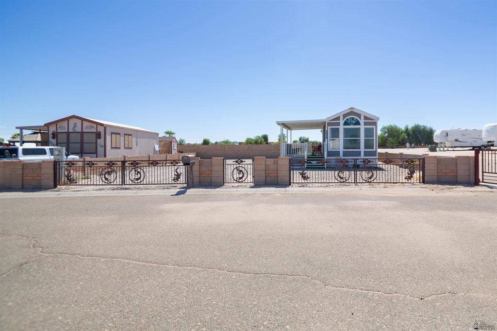 26681 Mesquite Ave, Wellton, AZ 85356