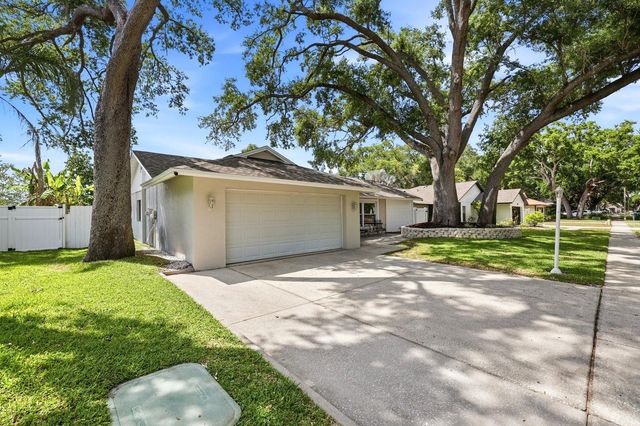 221 ARBOR DRIVE W, Palm Harbor, FL 34683
