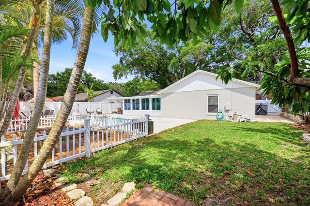 221 ARBOR DRIVE W, Palm Harbor, FL 34683