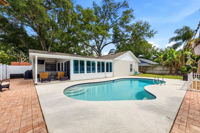 221 ARBOR DRIVE W, Palm Harbor, FL 34683