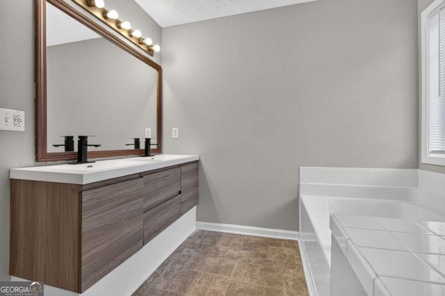 2364 Fallbrook Court, Duluth, GA 30096
