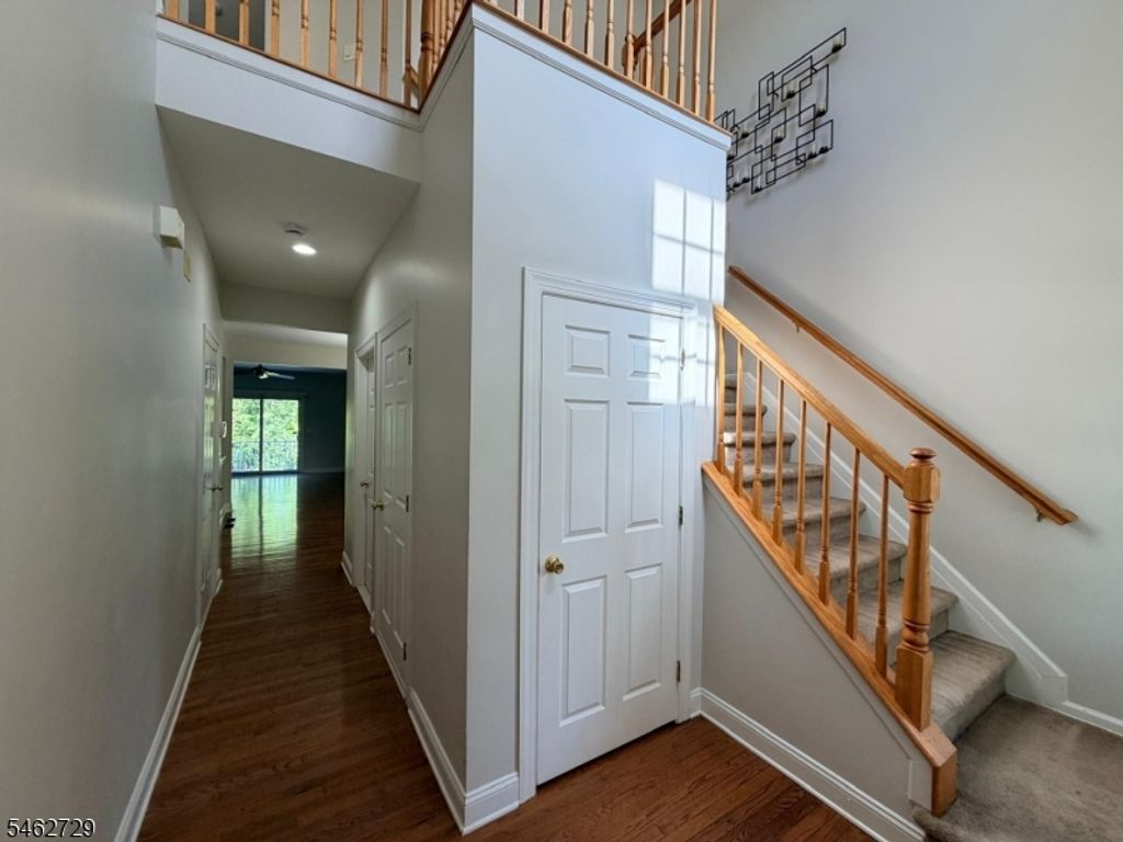 209 Raymound Blvd, Parsippany-troy Hills Twp., NJ 07054 — photo 4