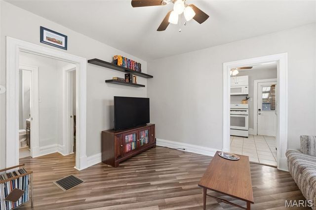 5450 Dresden Avenue, St Louis, MO 63116