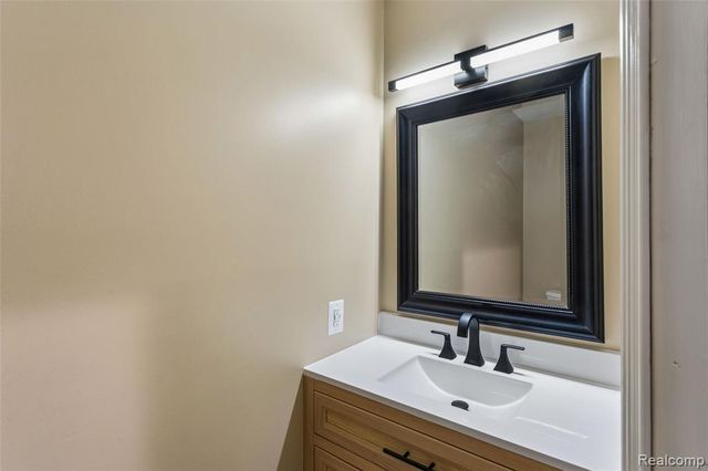 5327 Olde Saybrooke Road, Grand Blanc, MI 48439