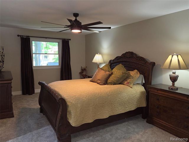 5327 Olde Saybrooke Road, Grand Blanc, MI 48439