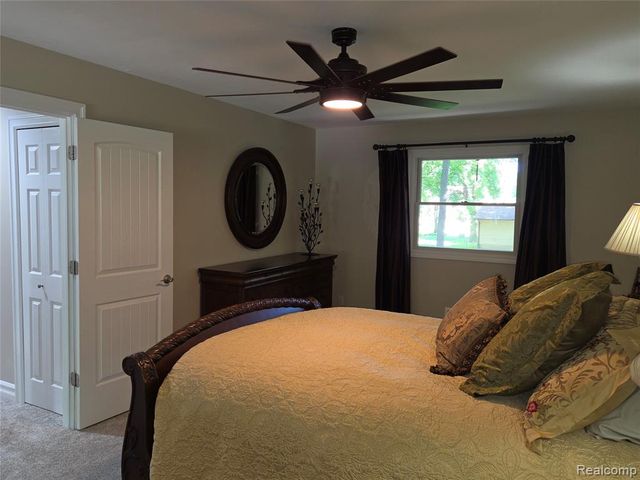 5327 Olde Saybrooke Road, Grand Blanc, MI 48439