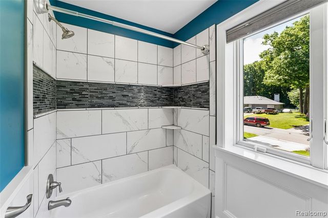 5327 Olde Saybrooke Road, Grand Blanc, MI 48439