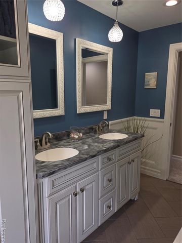 5327 Olde Saybrooke Road, Grand Blanc, MI 48439