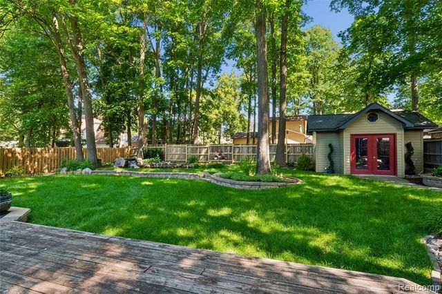5327 Olde Saybrooke Road, Grand Blanc, MI 48439