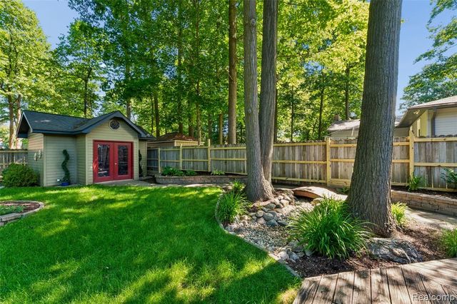5327 Olde Saybrooke Road, Grand Blanc, MI 48439