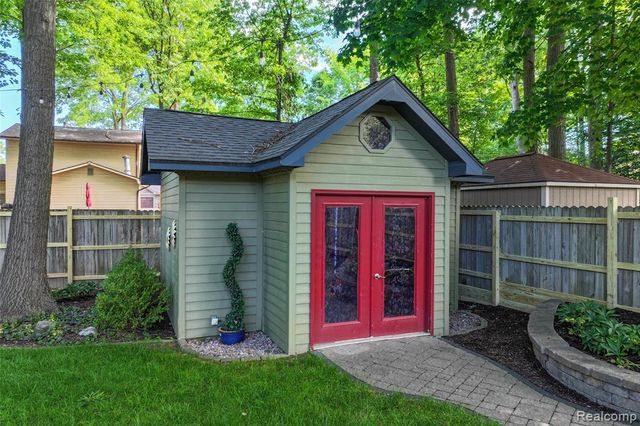 5327 Olde Saybrooke Road, Grand Blanc, MI 48439