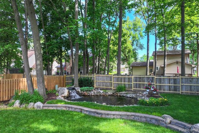 5327 Olde Saybrooke Road, Grand Blanc, MI 48439