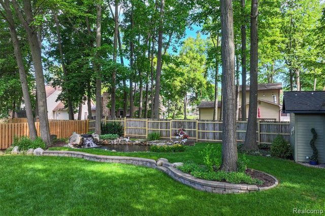 5327 Olde Saybrooke Road, Grand Blanc, MI 48439